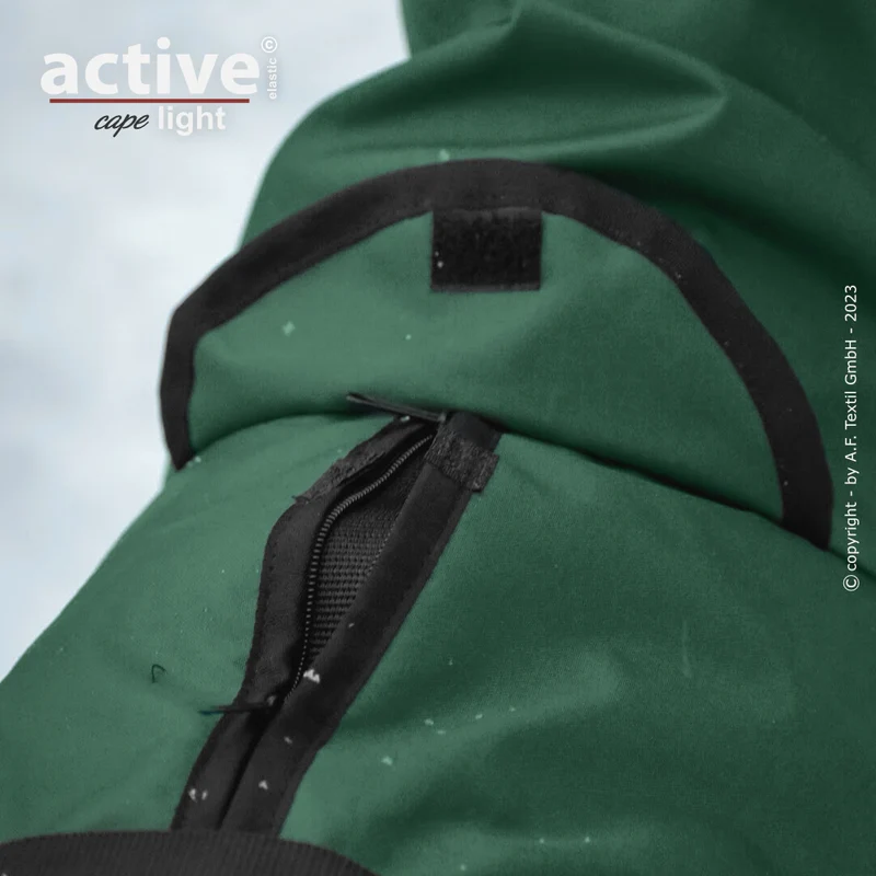 Active Cape Light – Stylischer Wetterschutz für aktive Hunde