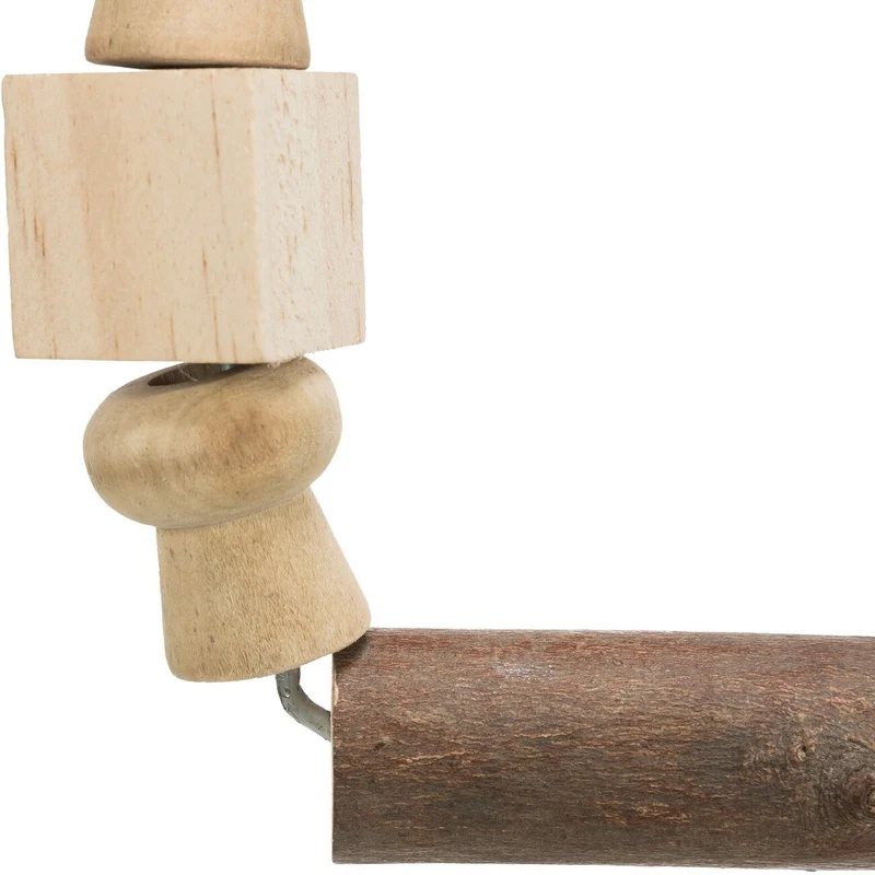 Vogelschaukel mit bunten Holzklötzchen und Tau