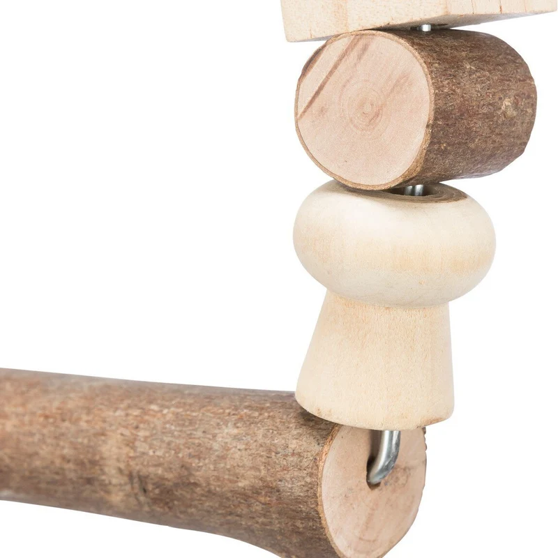 Vogelschaukel mit bunten Holzklötzchen und Tau