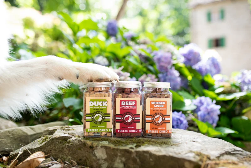 KIWI WALKER Freeze Dried Grain Free Snack Chicken Liver Cubes Dog & Cat Treats 115G - Pack of 3