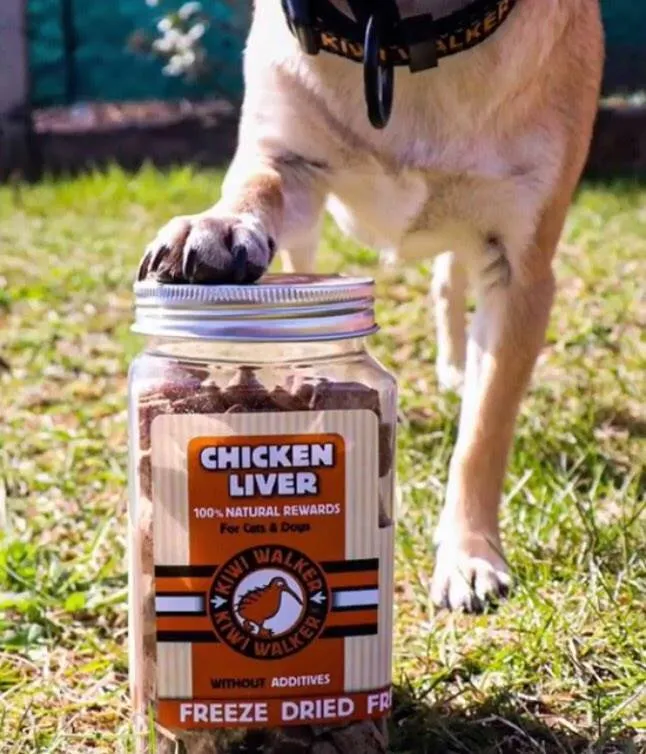KIWI WALKER Freeze Dried Grain Free Snack Chicken Liver Cubes Dog & Cat Treats 115G - Pack of 3
