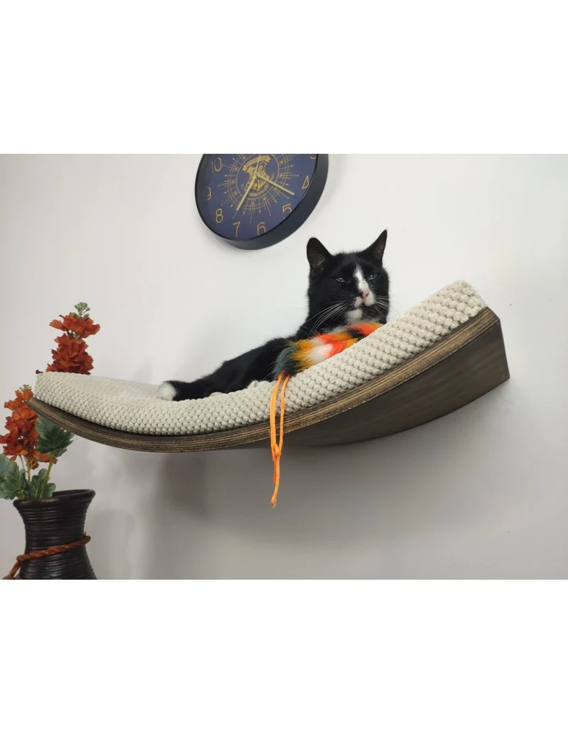 Cat's Atelier Cat Wall Shelf | Softly Shaped 60 cm