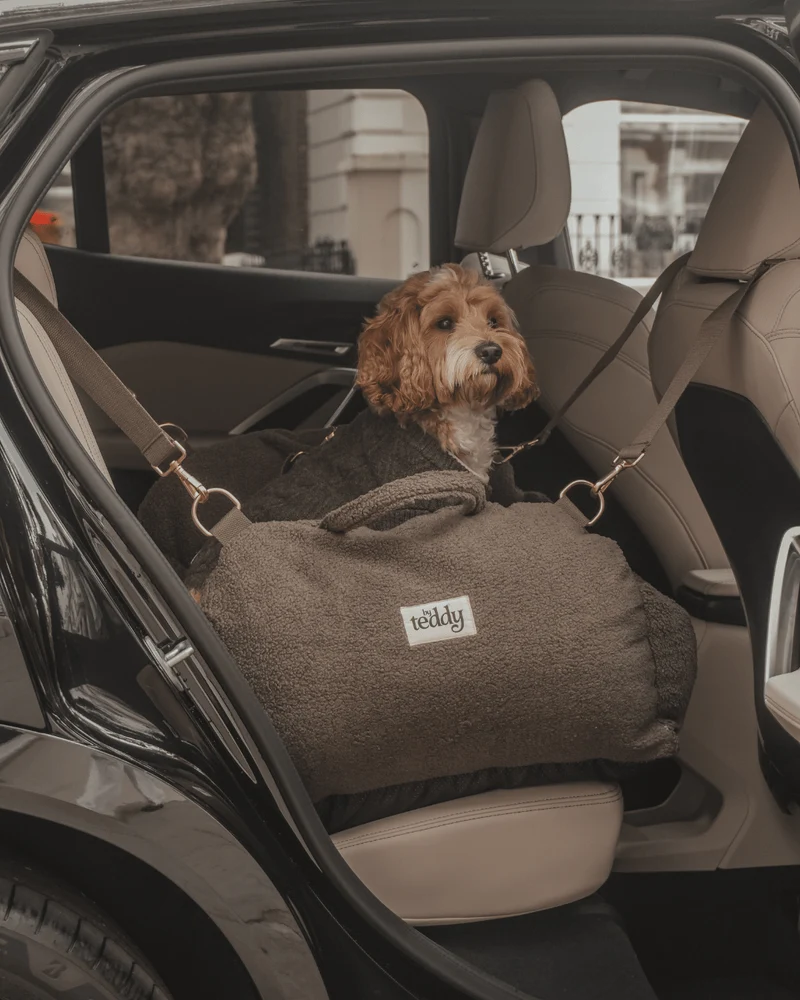 By Teddy The Cosy Dog Car Seat | 3-in-1 | Vegan Sherpa Fabric