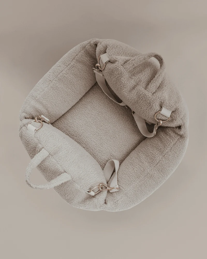 By Teddy The Cosy Dog Car Seat | 3-in-1 | Vegan Sherpa Fabric