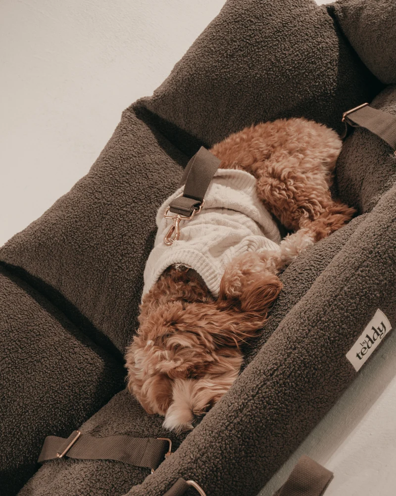 By Teddy Extra Large Cosy Dog Car Seat | Vegan Sherpa Fabric