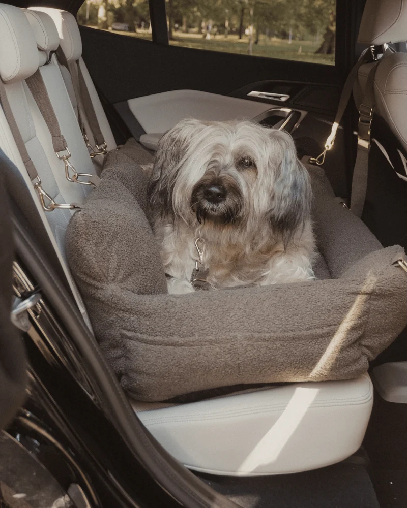 By Teddy Extra Large Cosy Dog Car Seat | Vegan Sherpa Fabric