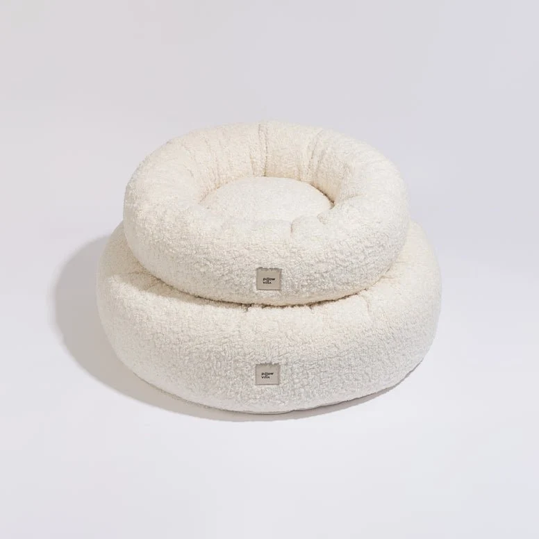 PillowVilla Faux Fur Dog Bed PUFFY