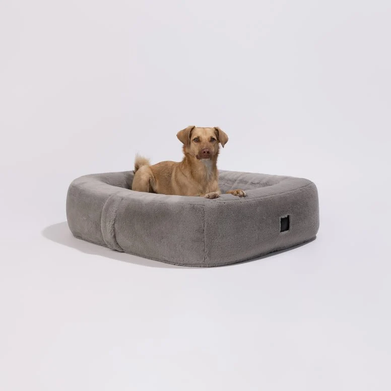 PillowVilla Faux Fur Dog Bed PEBBLE