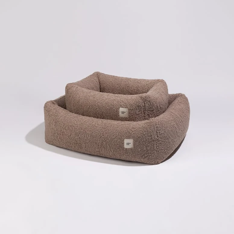 PillowVilla Faux Fur Dog Bed LOUNGE