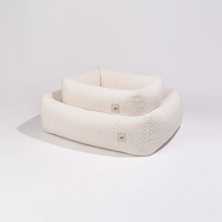 PillowVilla Faux Fur Dog Bed LOUNGE