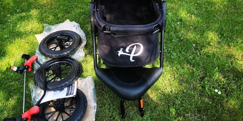 Petique Chinook Pet Stroller incl. Free Rain Cover