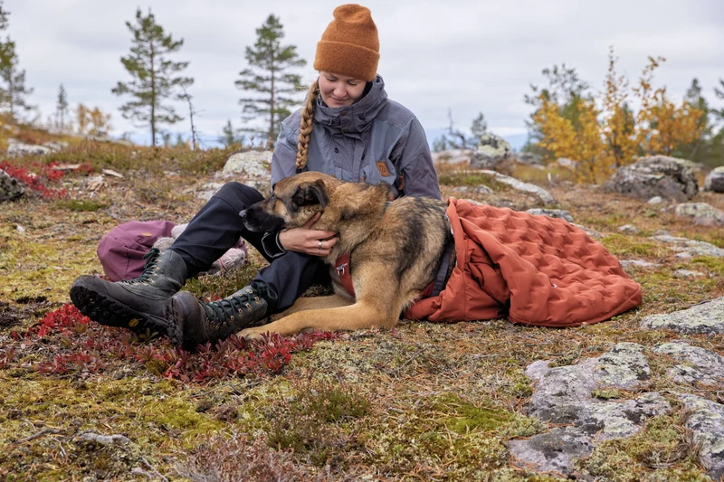 Hurtta Sleepover Hunde-Schlafsack – warm & wetterfest für unterwegs