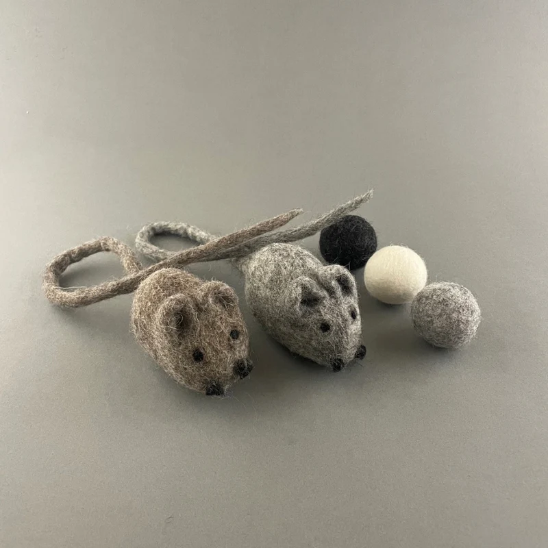 Katzenspielzeug Set Mäuse & Wollkugeln