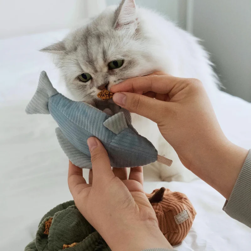 Katzenspielzeug KITTY TROUT Forelle Hellblau