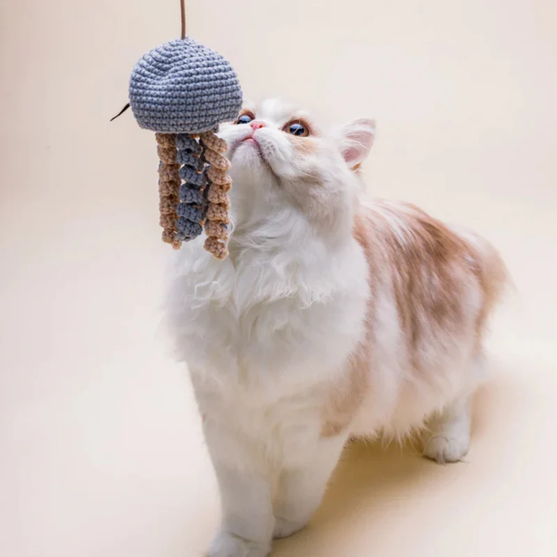 Katzenangel JELLYFISH Hellgrau gehäkelt mit Katzenminze