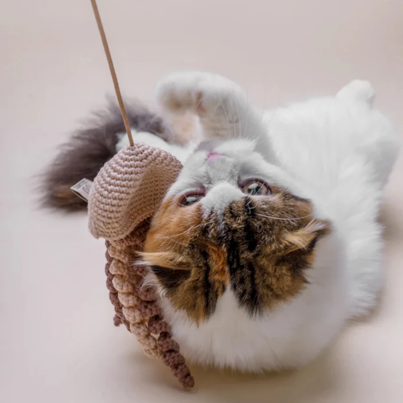 Katzenangel JELLYFISH Beige gehäkelt mit Katzenminze
