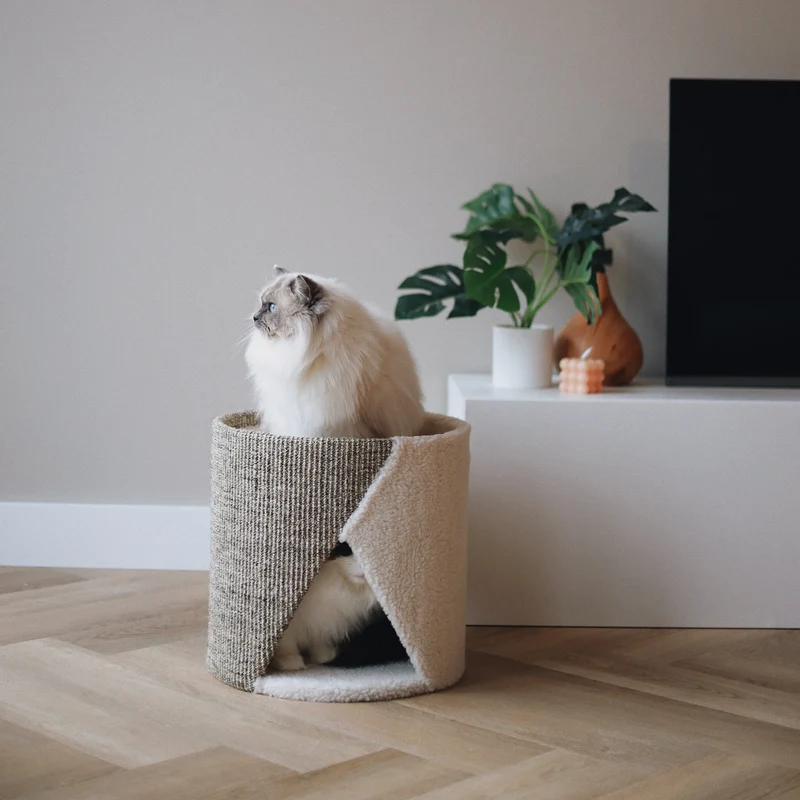 District 70 SISAL Kratztonne mit Teddystoff & Sisal für Katzen
