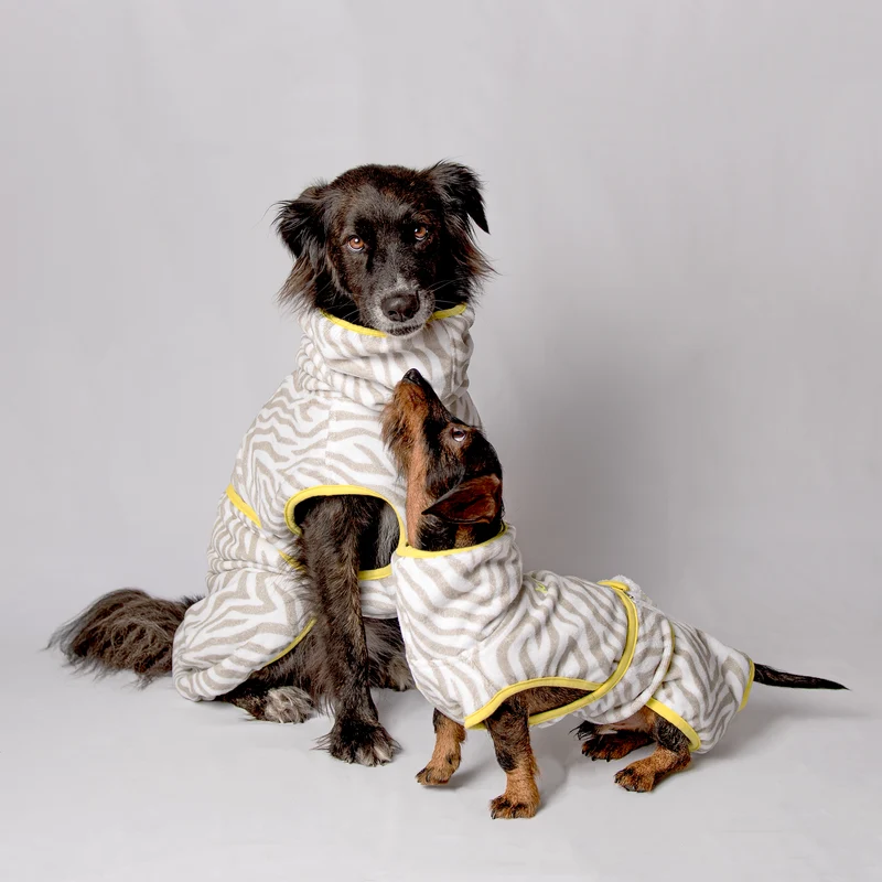 THE ZEBRA BATHROBE (Bademantel für Dackel & Poodel)